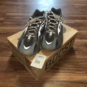 Yeezy Boost 700 - Geode